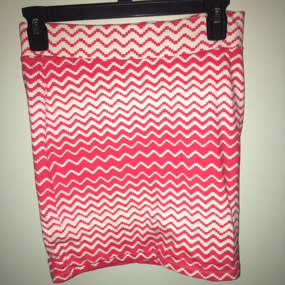 White and pink skirt